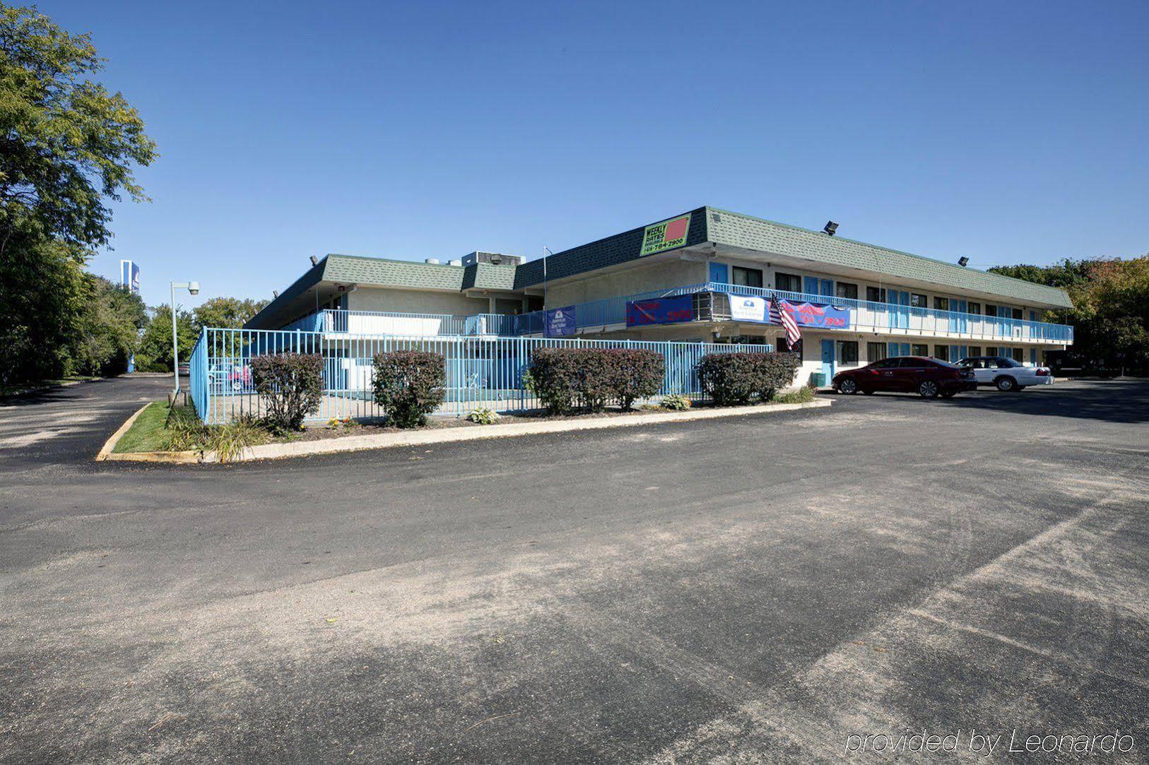 Travelodge By Wyndham Grand Rapids North Walker Exterior photo