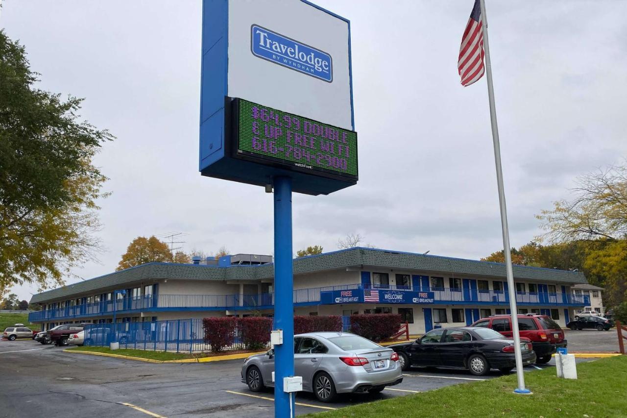 Travelodge By Wyndham Grand Rapids North Walker Exterior photo